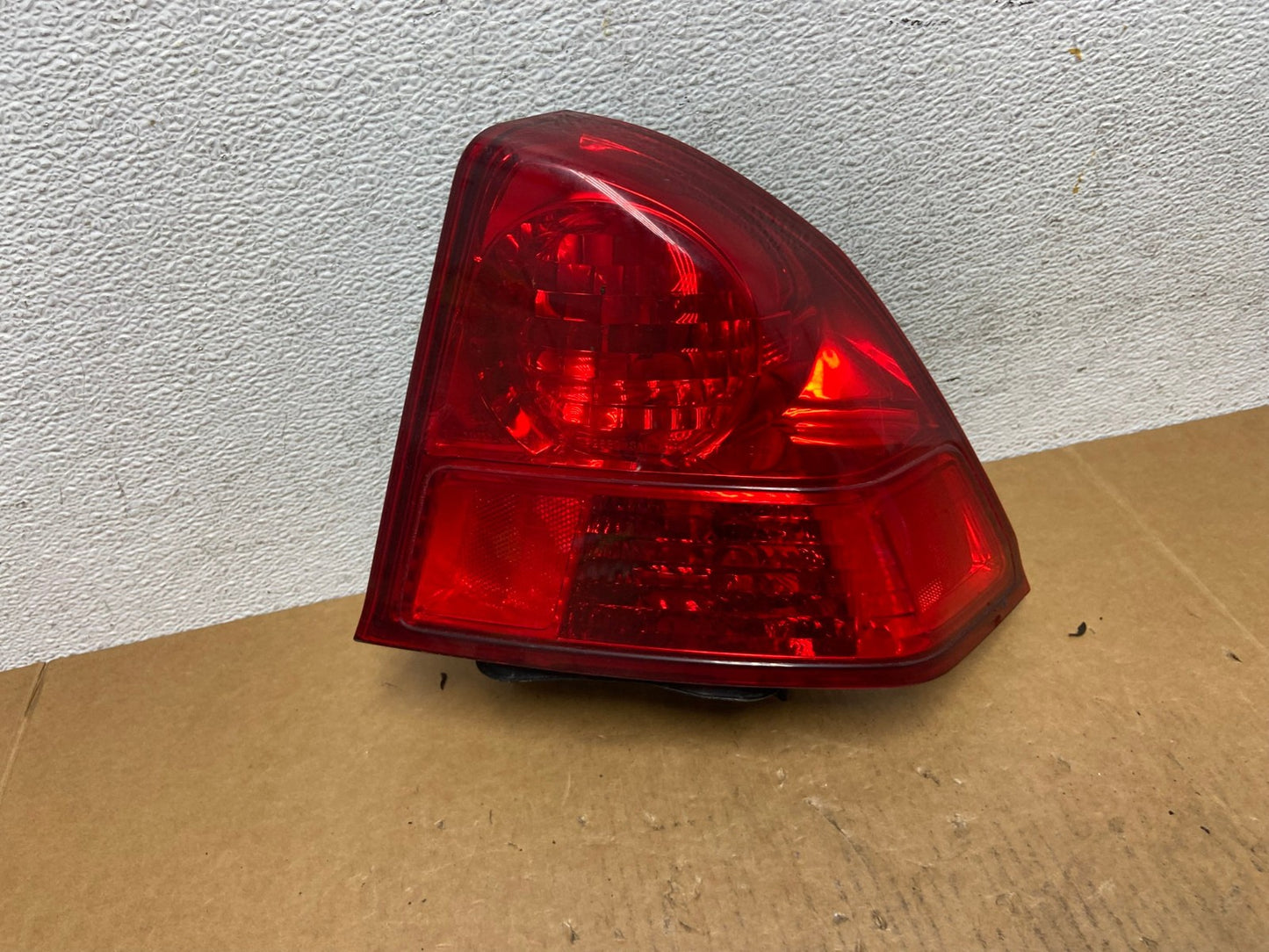 2003 2004 2005 Honda Civic Sedan Right Passenger Side Tail Light AE0579 LK0