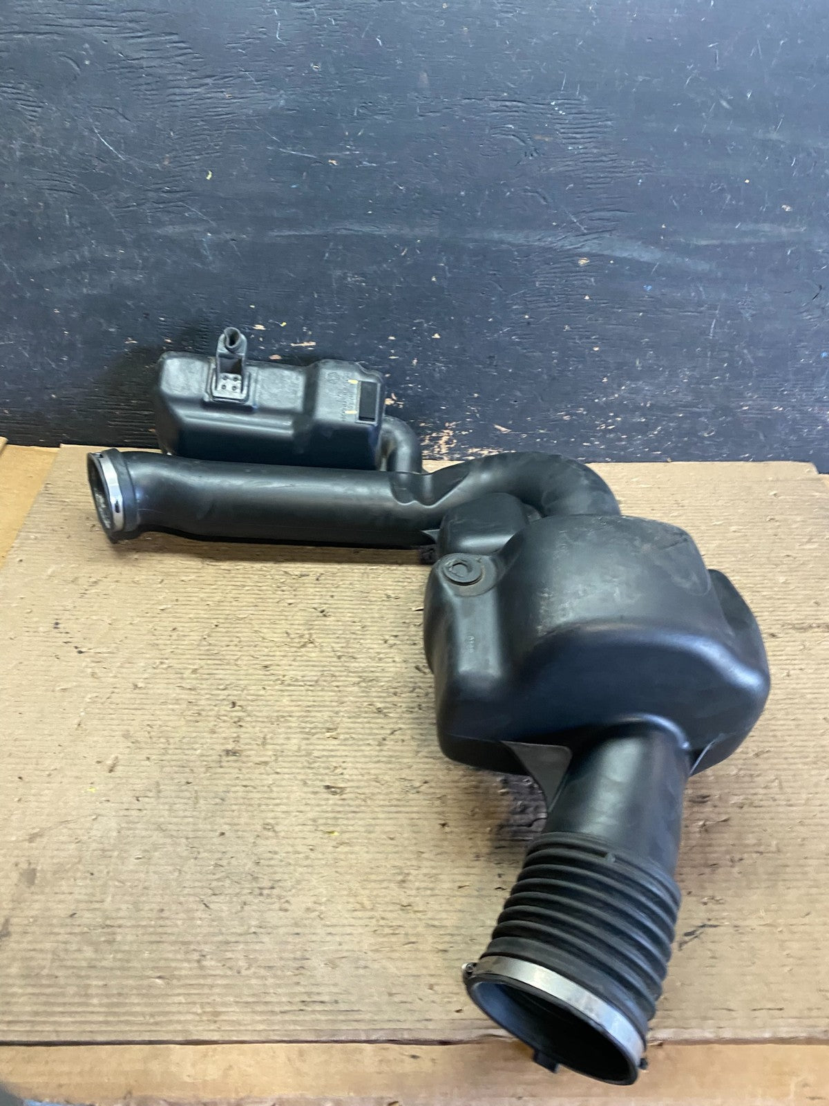 2011 - 2013 Dodge Durango 3.6L Resonator Air Intake Tube OEM  S3594 DG5