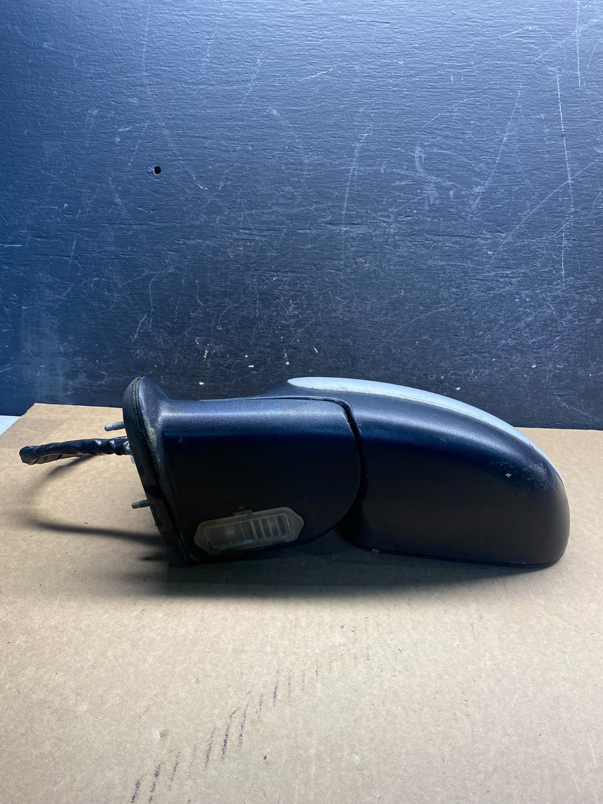 2003-2006 Chevrolet Tahoe Suburban Left Driver LH Turn Door Mirror AG6015 DW3