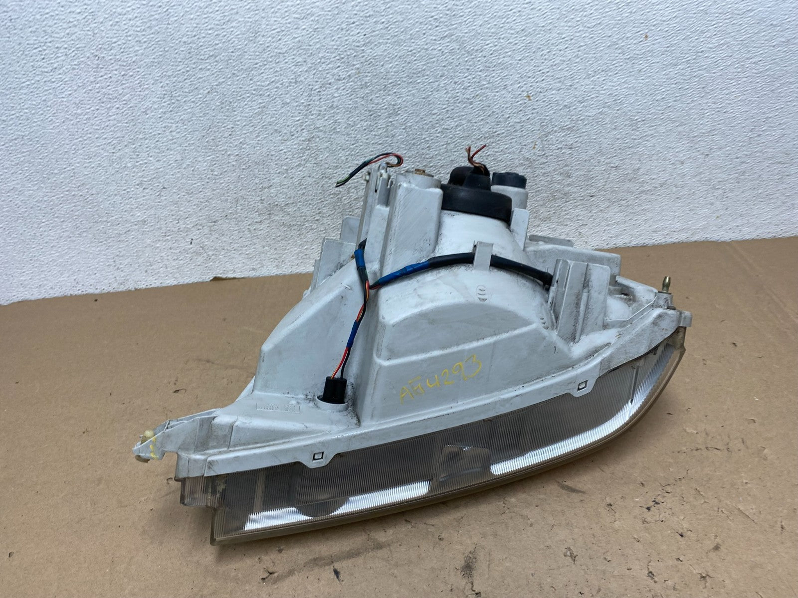 2004 - 2006 Suzuki XL-7 XL7 Right Passenger Side Halogen Headlight AG4293 DW8