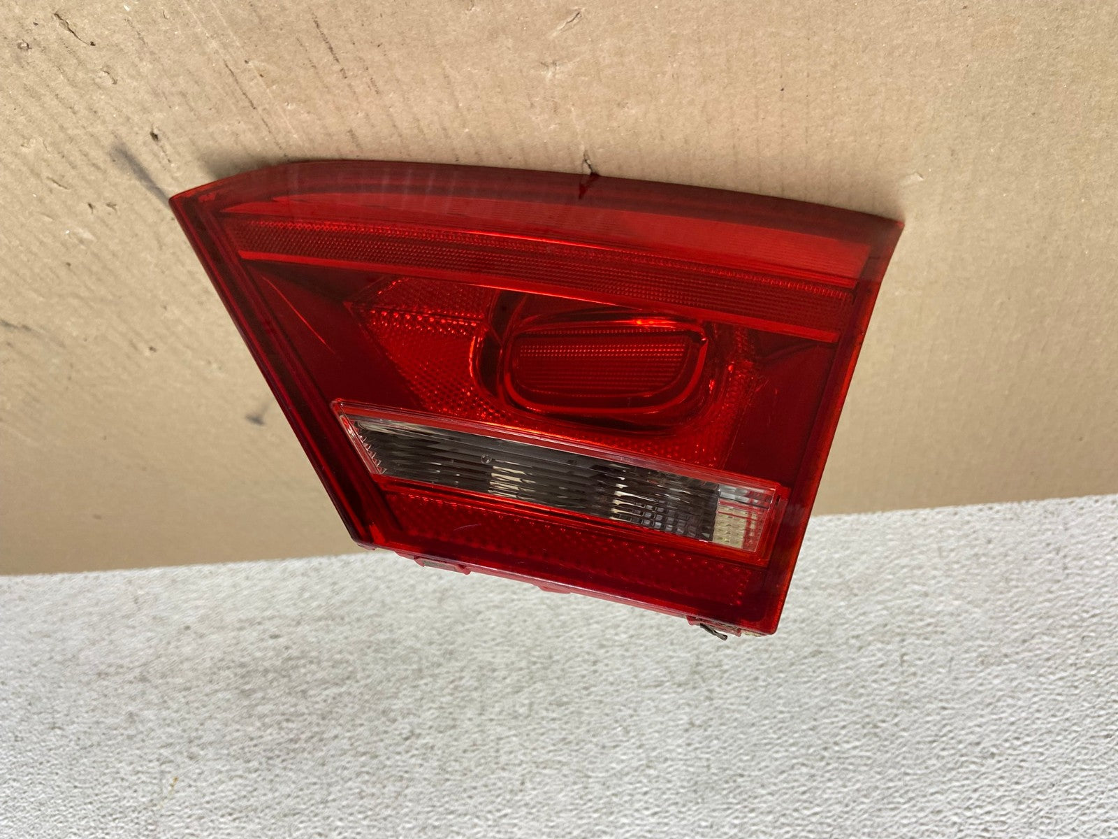 2012 to 2015 Volkswagen Passat Right Passenger Tail light inner AE6995 LK0