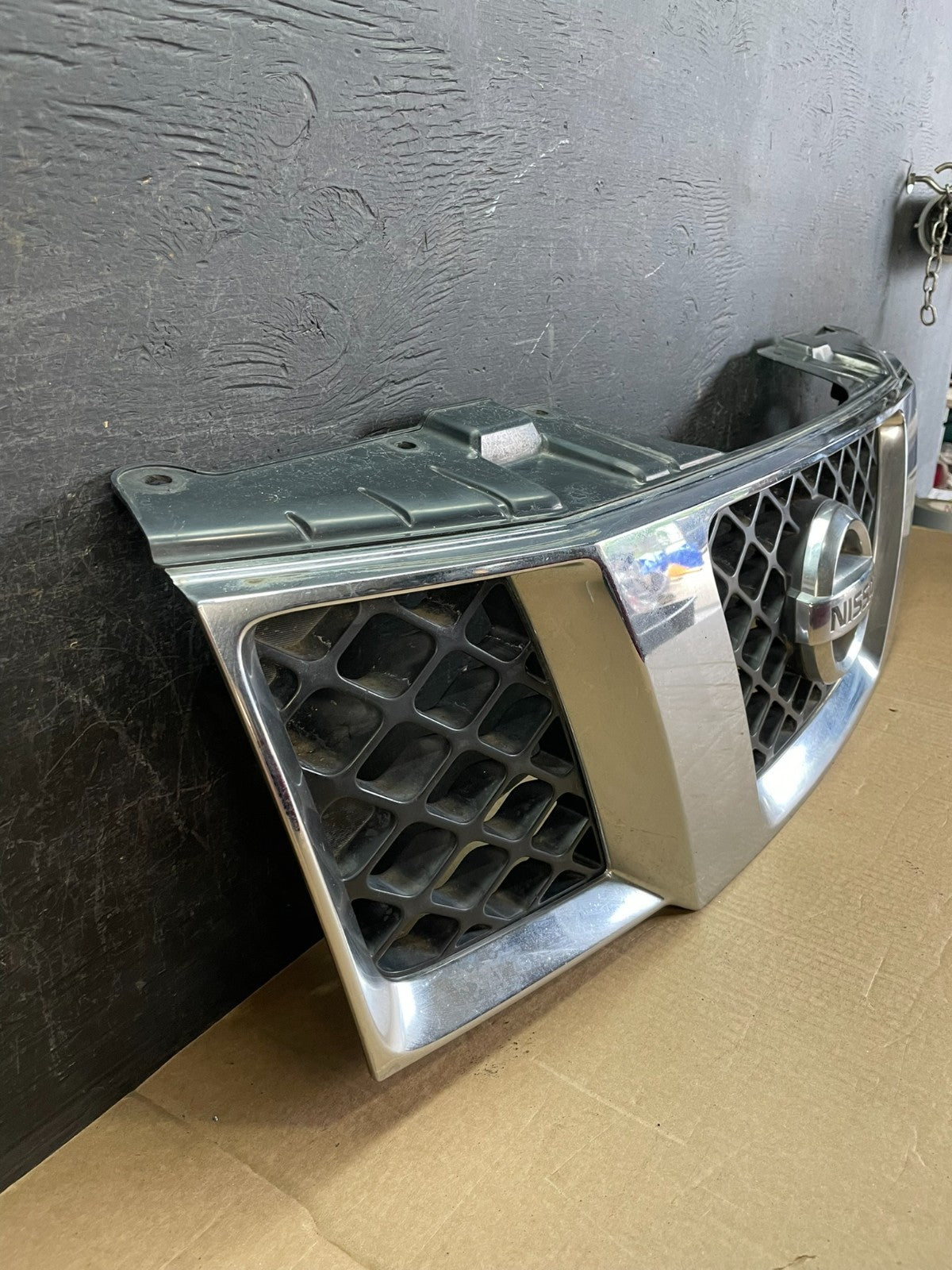 2005 2006 2007 Nissan Pathfinder Chrome Front Upper Grill Grille AF52711