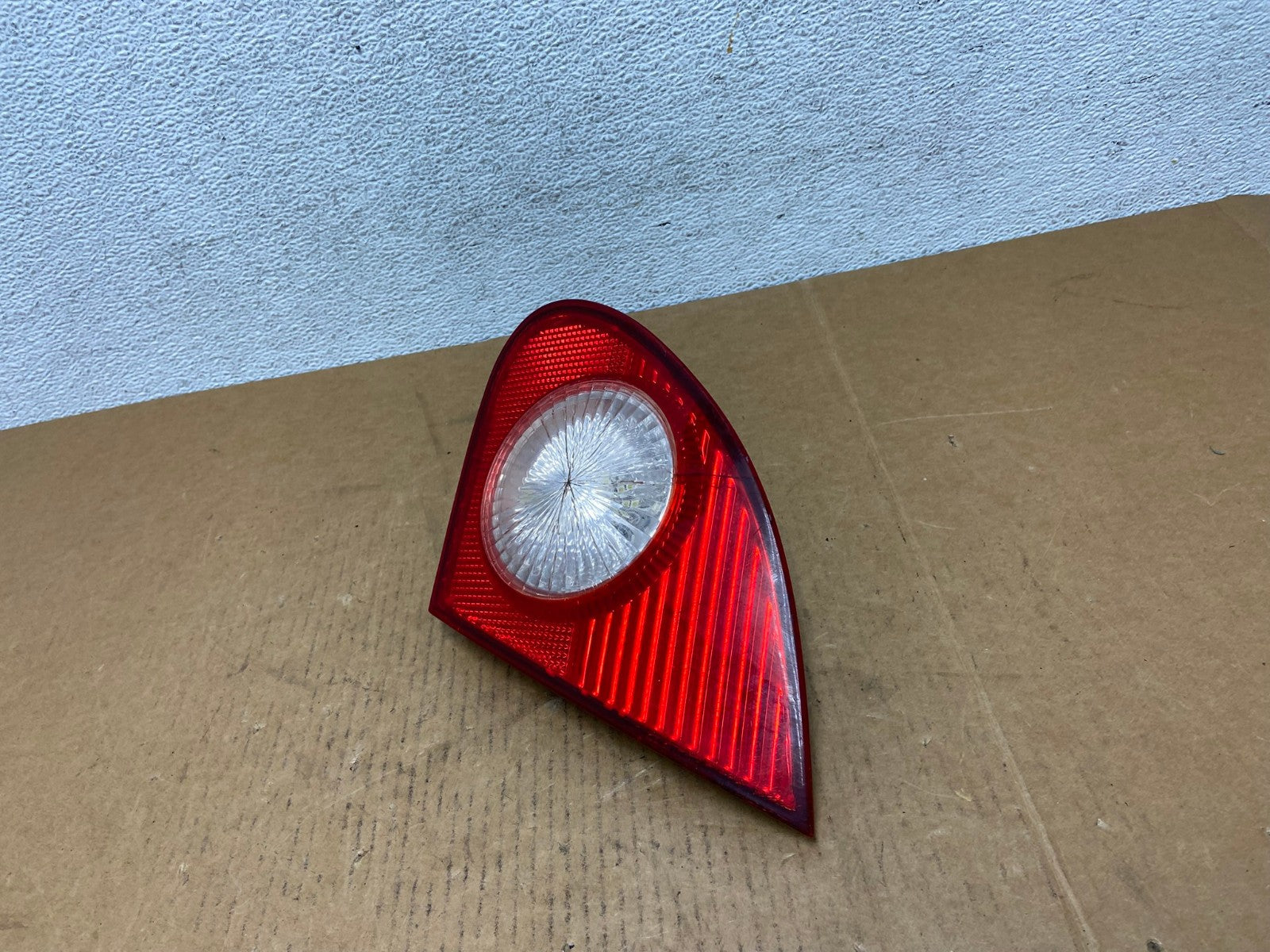 2003-2008 Toyota Corolla Inner Passenger Right RH Side Tail Light AD9138 LK1