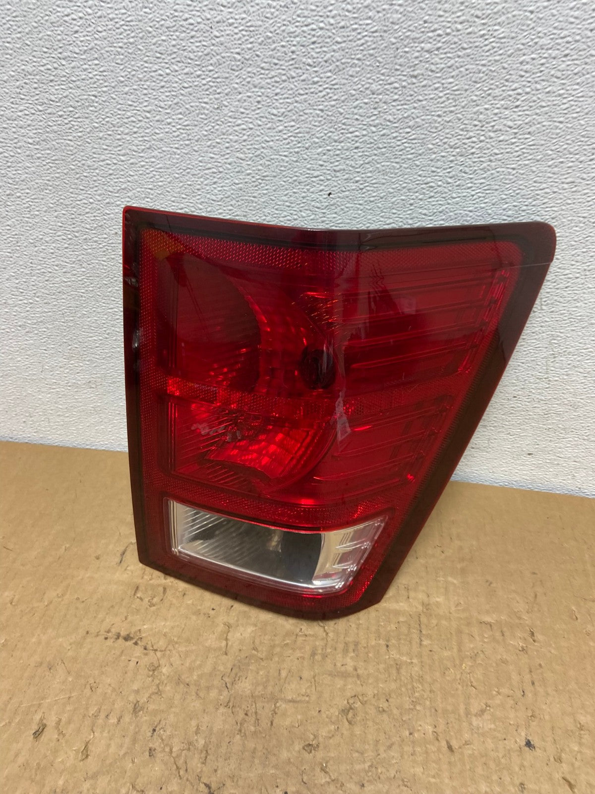 2007 to 2010 Jeep Grand Cherokee Right Passenger Tail Light AC8223 LK0