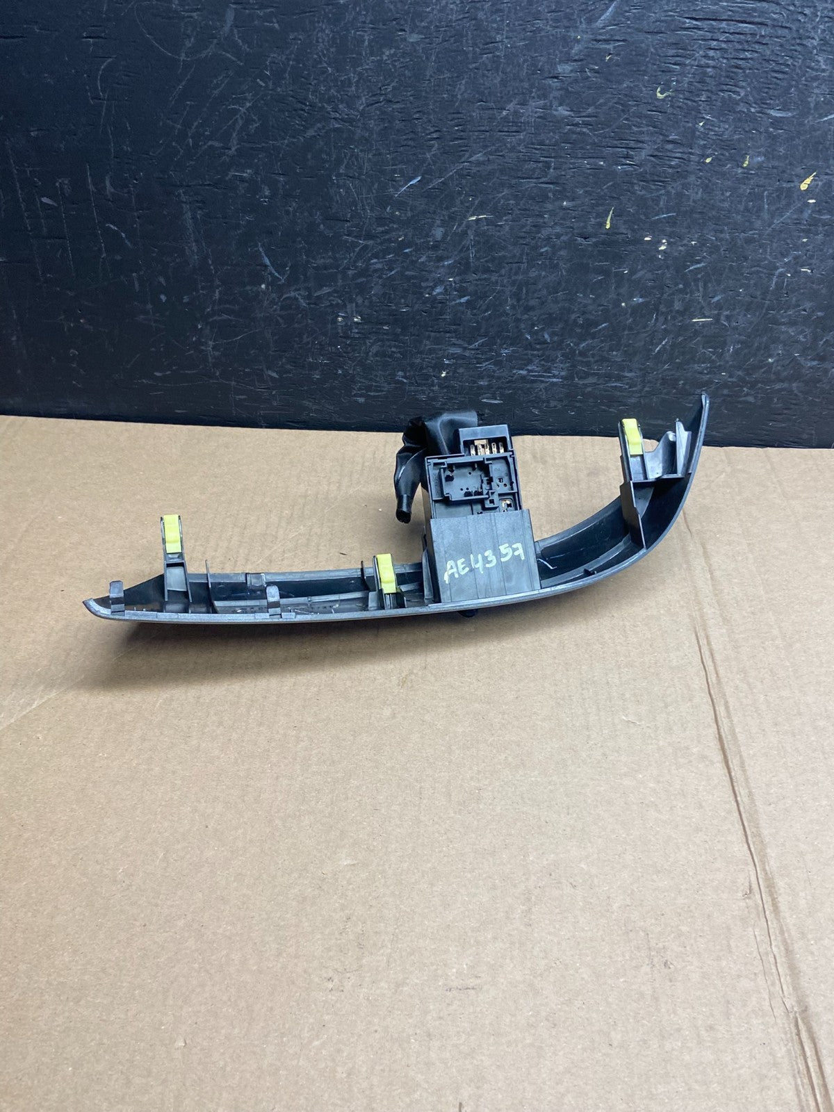 2004 to 2010 Toyota Sienna Right Side Radio Switches Bezel Trim AE4357 DG2