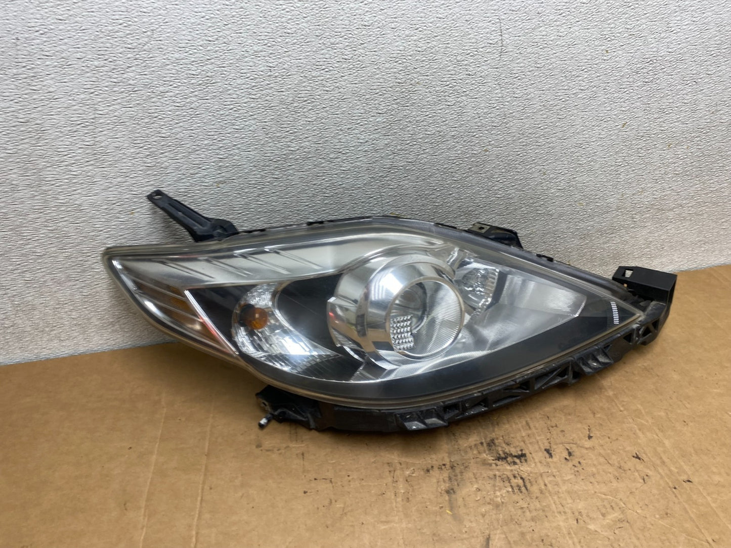 2008 2009 2010 Mazda 5 Right Passenger RH Black Xenon Headlight T2175 DW0