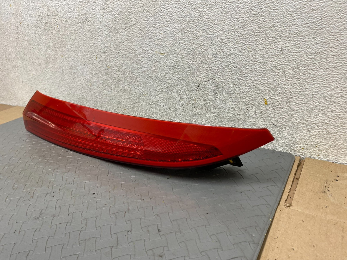 2003 to 2006 Volvo XC90 Left Driver LH Side Upper Tail Light OEM A8973 DG12