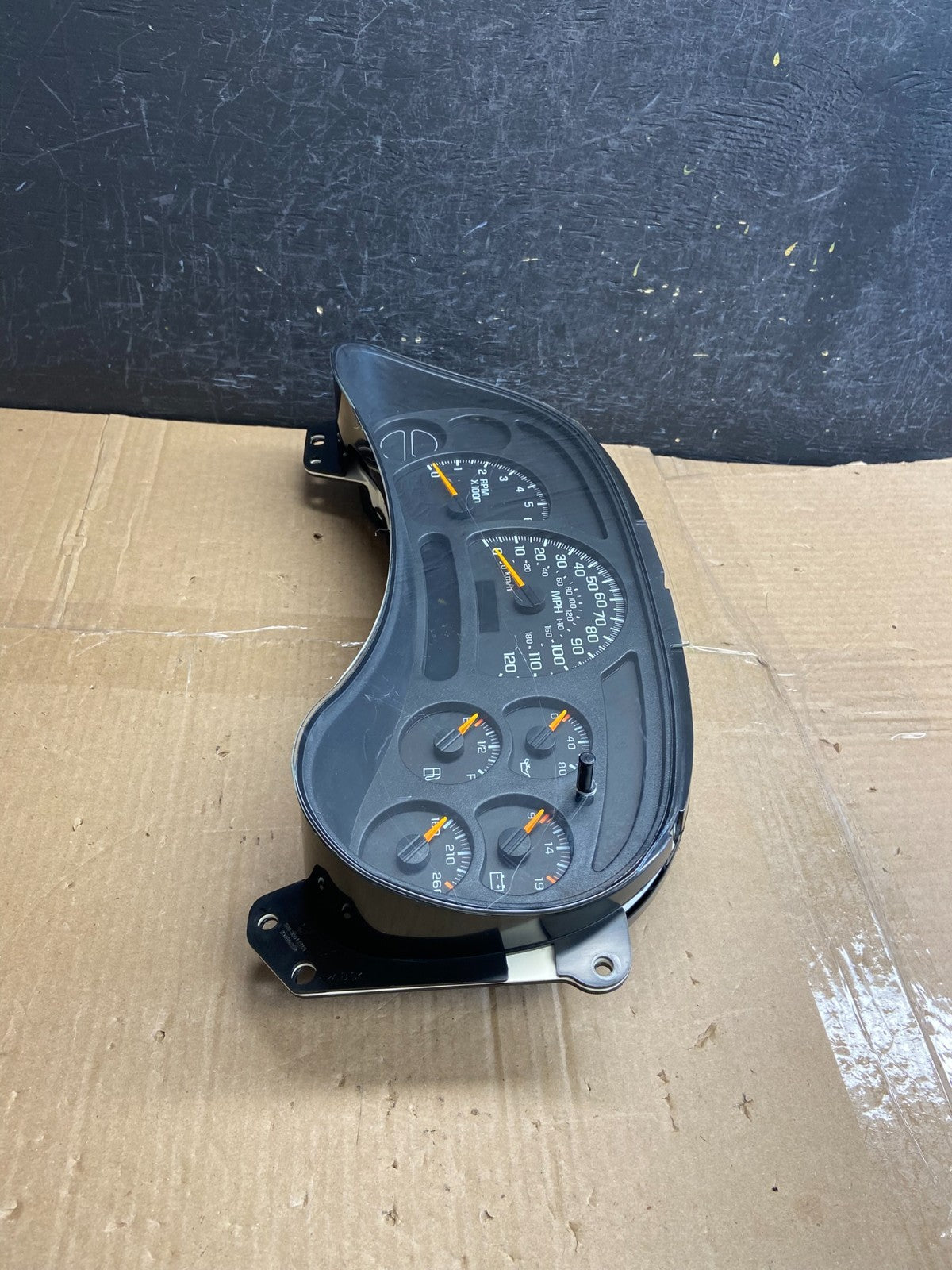 2003 to 2006 Chevrolet Silverado Speedometer Instrument Cluster AF2795 DG2
