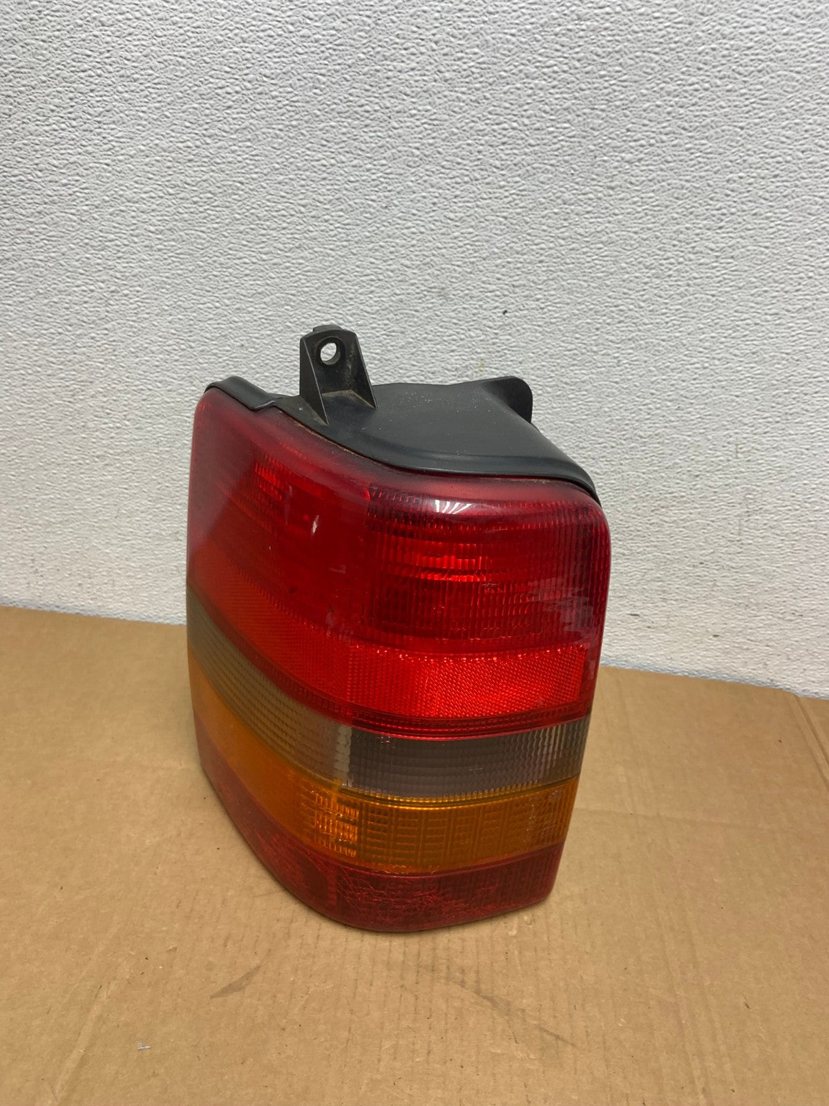 1993-1998 Jeep Grand Cherokee ZJ Left Driver Side Tail Light AC7479 LK0