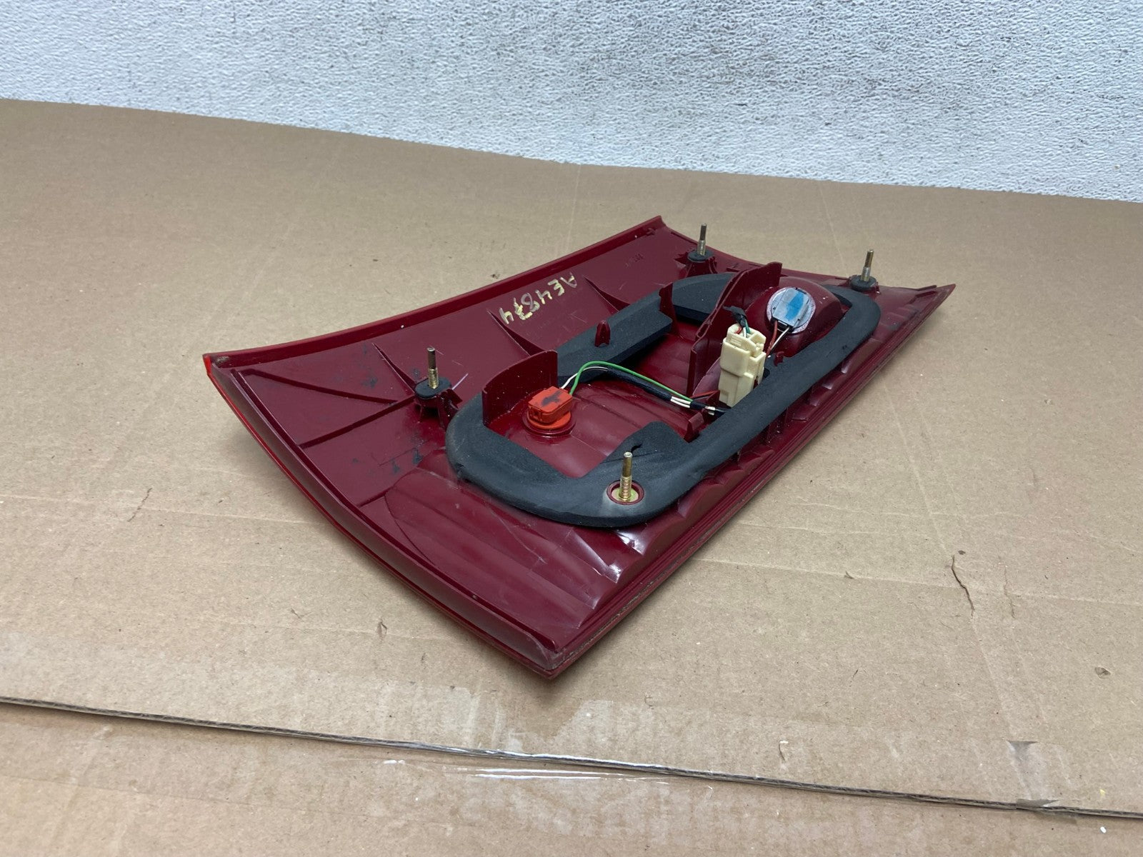 2004-2005 Toyota Sienna Right Passenger RH Side Inner Tail Light AE4874 LK5