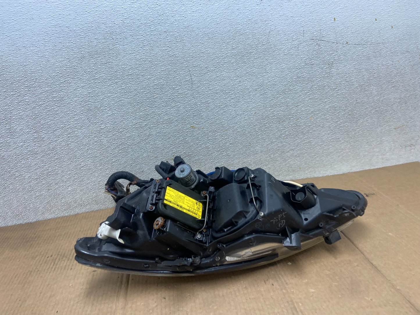 2006 - 2010 Lexus IS250 Right Passenger RH Side Xenon Headlight OEM AA6204  DG7