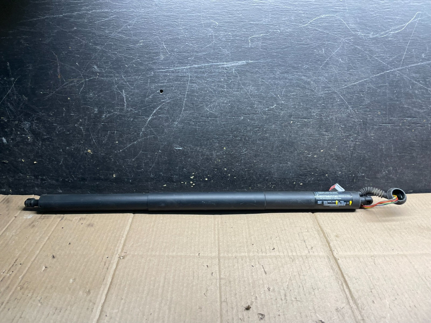 2013 - 2016 Ford Escape Tailgate Power Hatch Lift Right Strut x4066 DG0