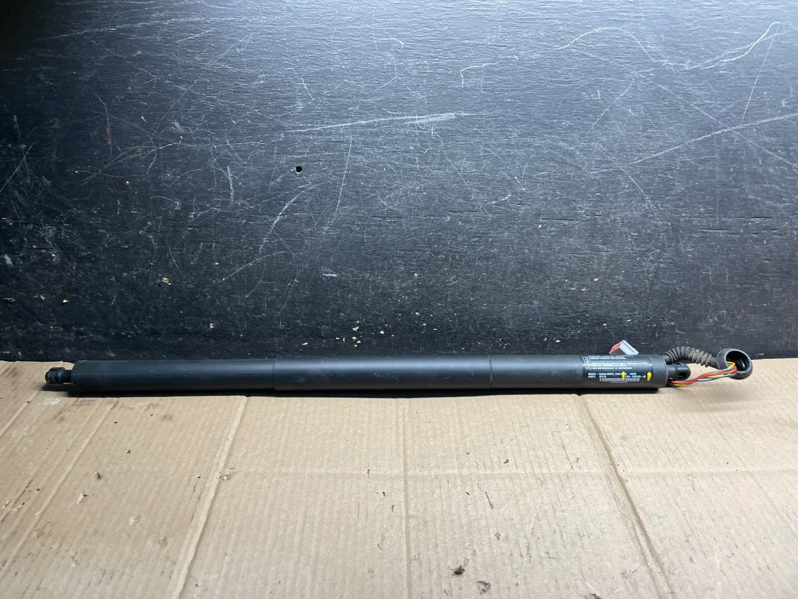 2013 - 2016 Ford Escape Tailgate Power Hatch Lift Right Strut x4066 DG0