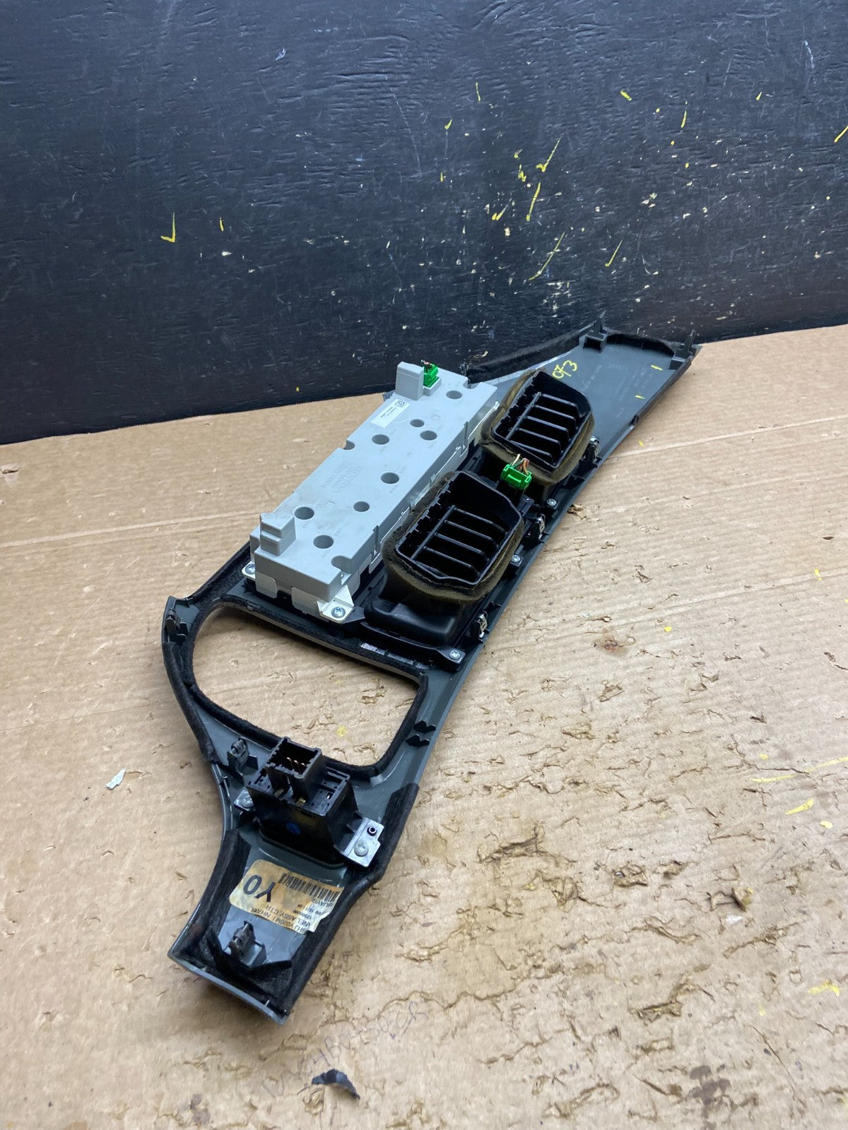2005 to 2010 Honda Odyssey Radio Climate Control Dash Trim Bezel W3073 DG4