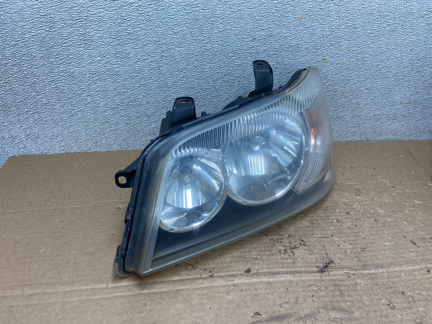 2001 2002 2003 Toyota Highlander Headlight Left Driver LH Side AB4884 DW2