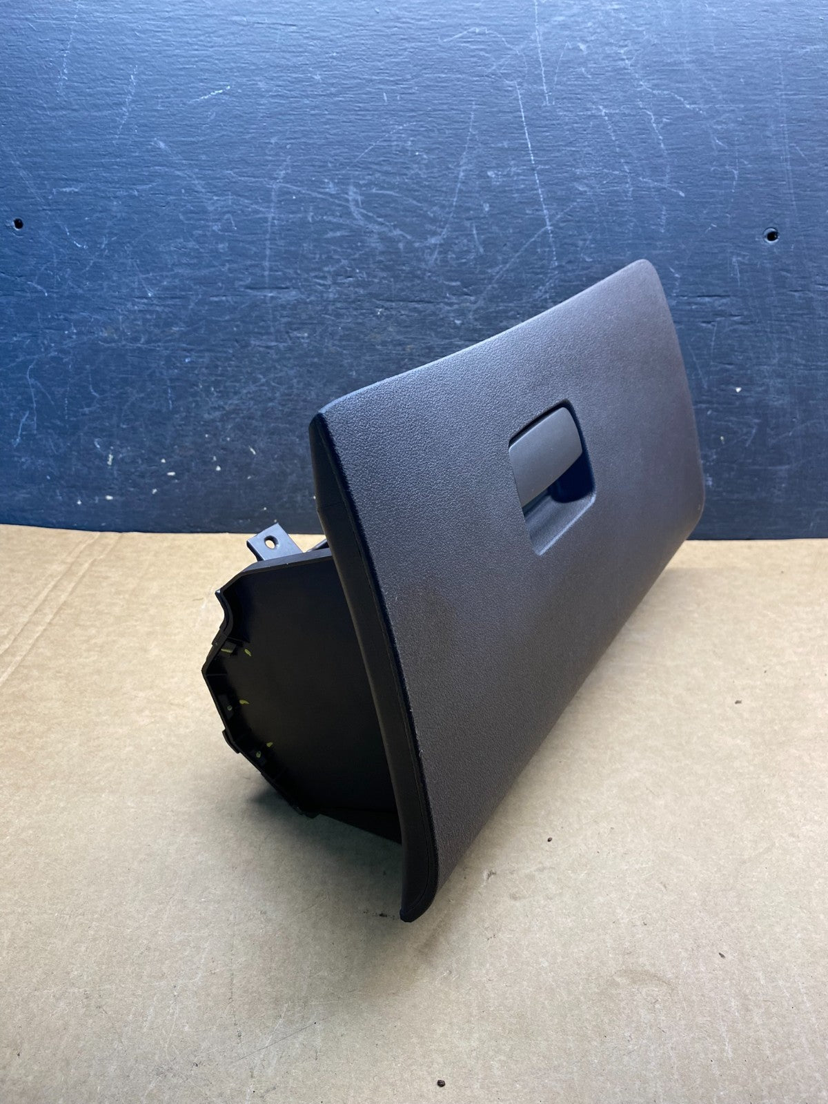2009 to 2012 Chevrolet Malibu Right Passenger Side Glove Box AH6968 DG1