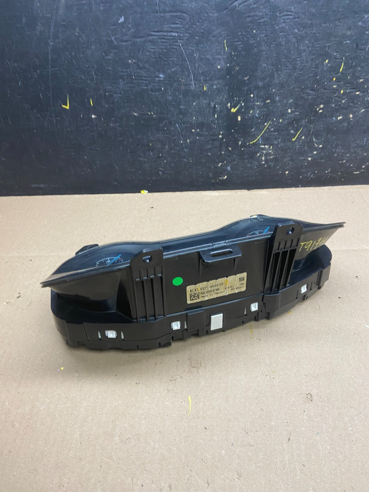 2014 2015 Ford Fusion Speedometer Gauge Cluster Oem T9174 DG3