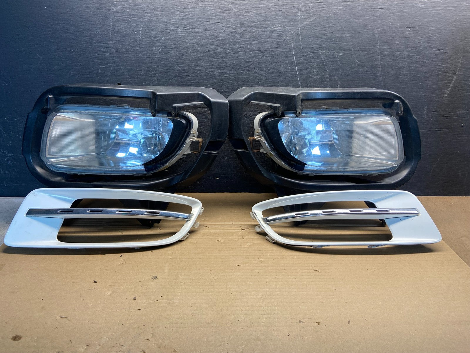 2007 to 2009 Mazda CX9 CX-9 Left+Right Set Fog Lights AE45890