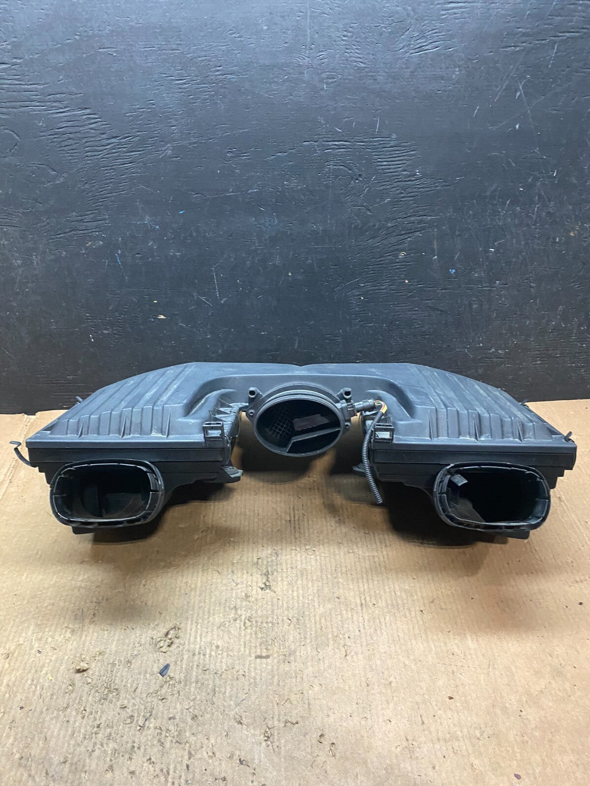 2007 to 2010 BMW E70 X5 N62 Air Intake Cleaner Filter 7548896 H6389 DG11