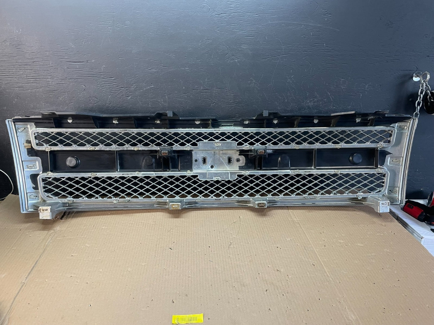 2007 to 2013 Chevrolet Silverado 1500 Front Chrome Grille Grill AE3618 DG3
