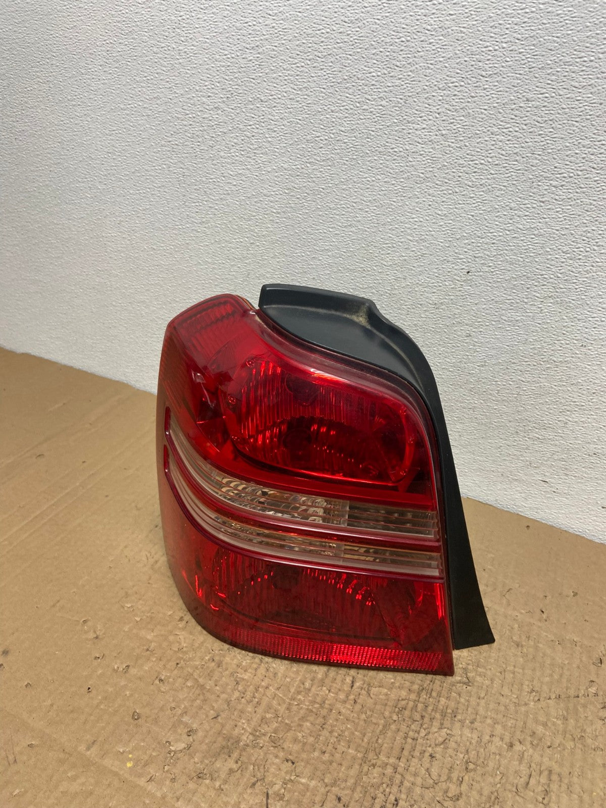 2001 2002 2003 Toyota Highlander Left Driver LH Tail Light Oem AC4171 LK0