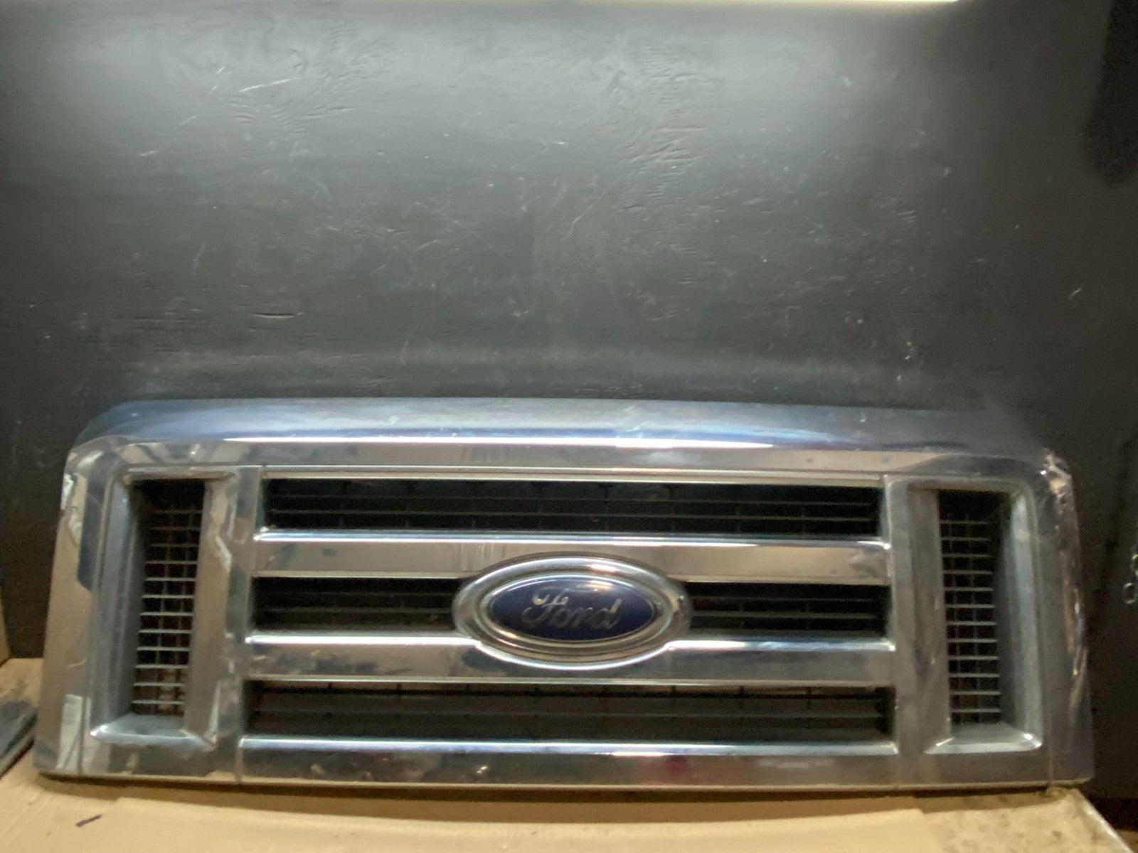 2008 to 2014 Ford Econoline E150 E250 Front Upper Chrome Grill Grille X7606 DG0