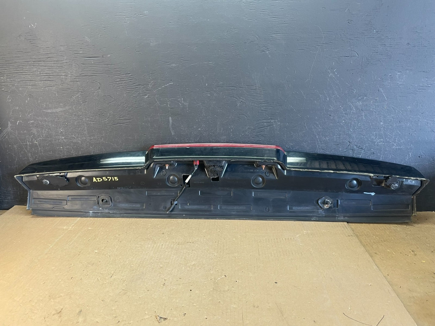 2007-2014 Chevrolet Tahoe Suburban Yukon Spoiler Wing 3rd Brake Light AD5715 DW3