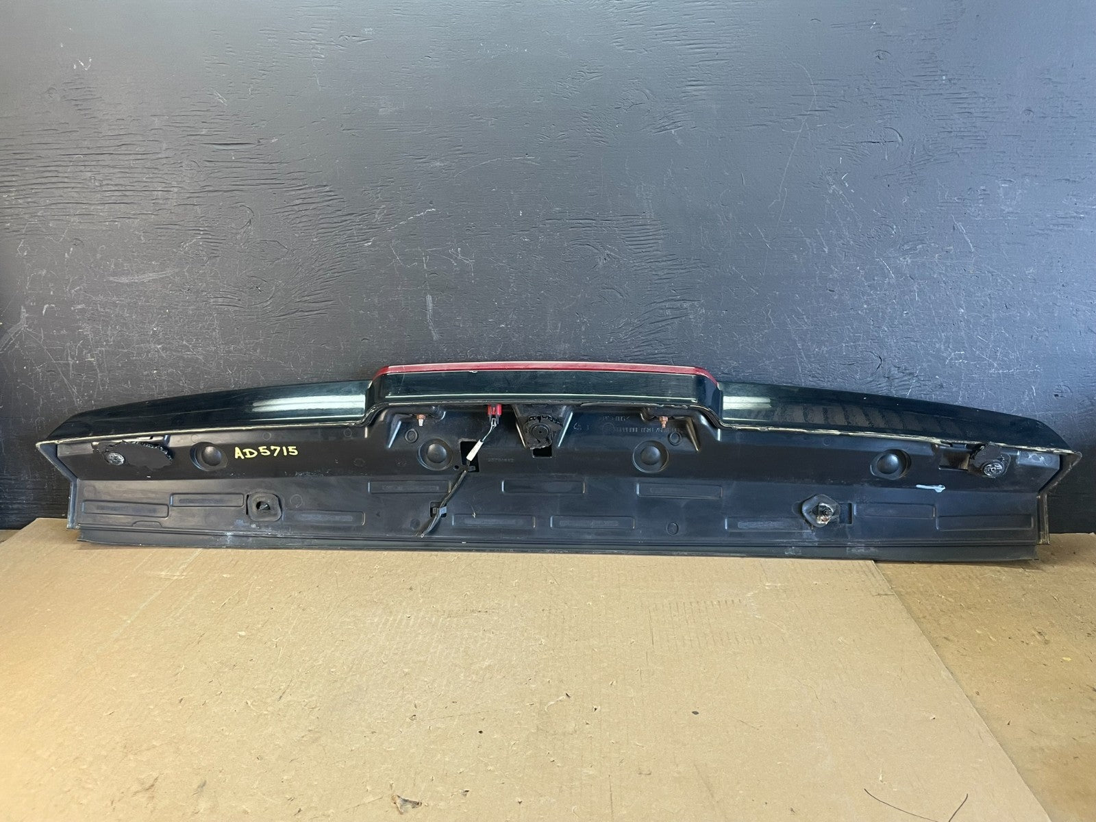 2007-2014 Chevrolet Tahoe Suburban Yukon Spoiler Wing 3rd Brake Light AD5715 DW3