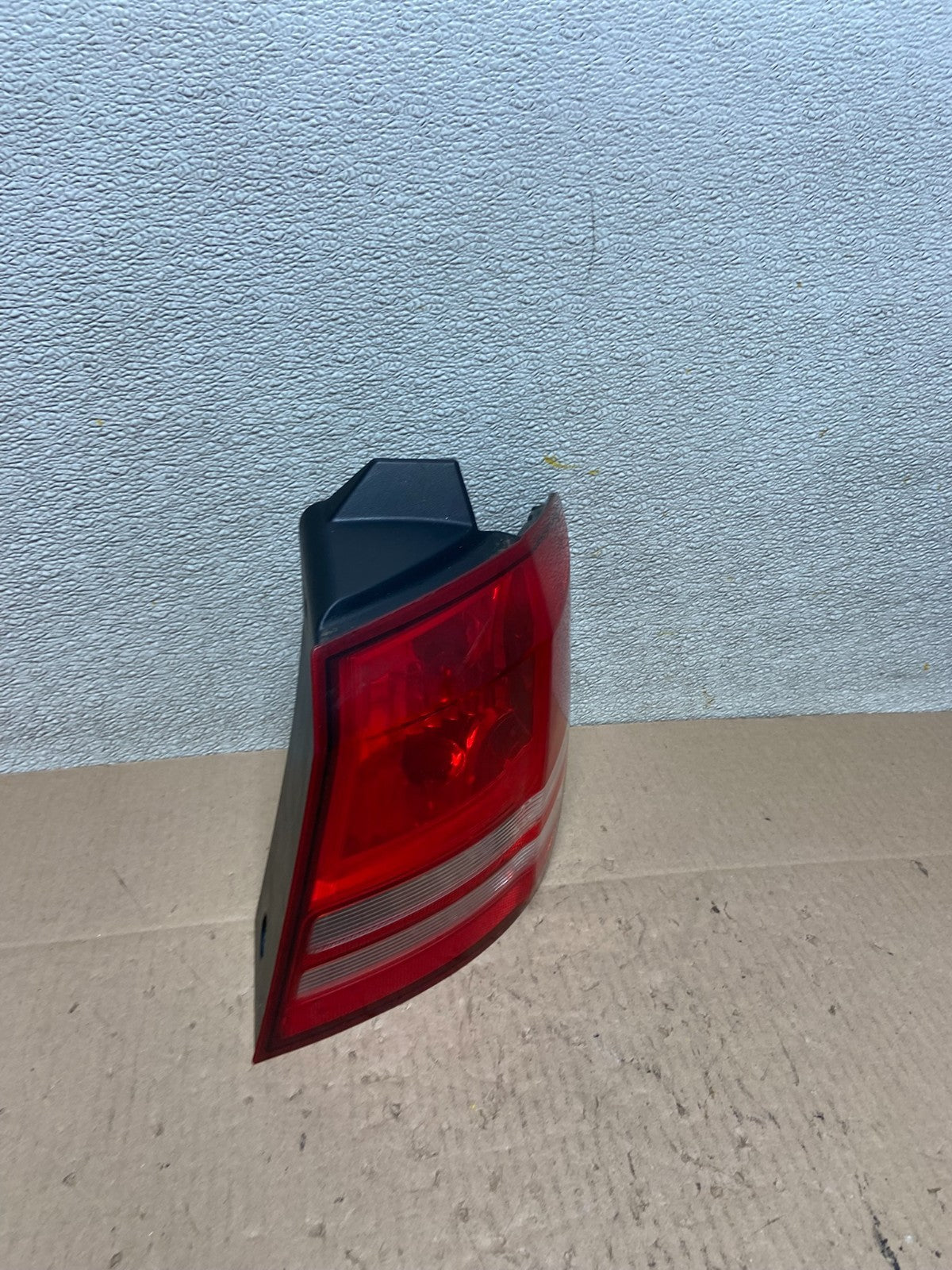 2009 - 2011 Dodge Journey Right Passenger Side Tail Light Oem Z4040 DW2