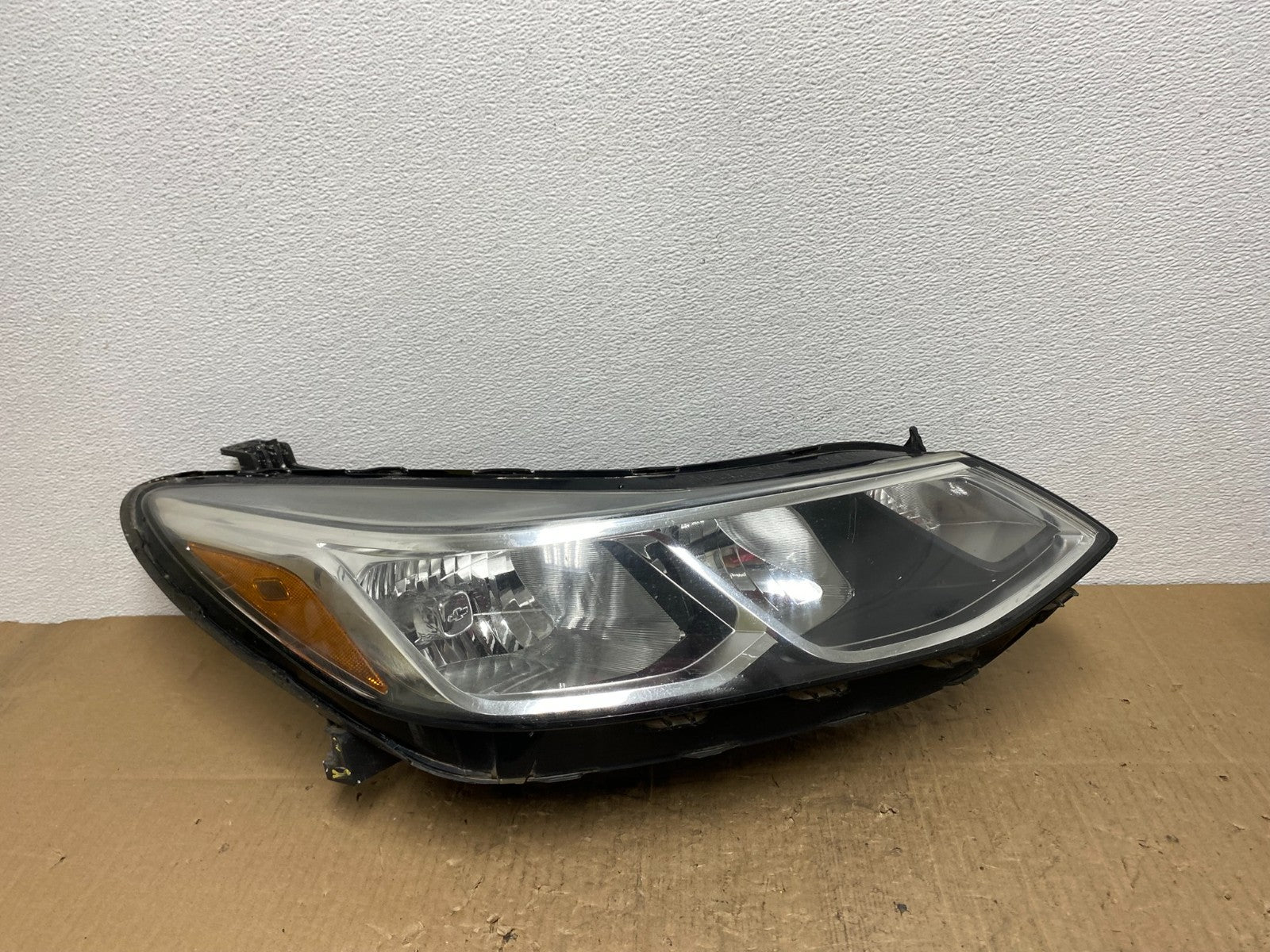 2016 to 2019 Chevrolet Cruze Right Passenger Halogen Headlight Oem AB8544 DW0