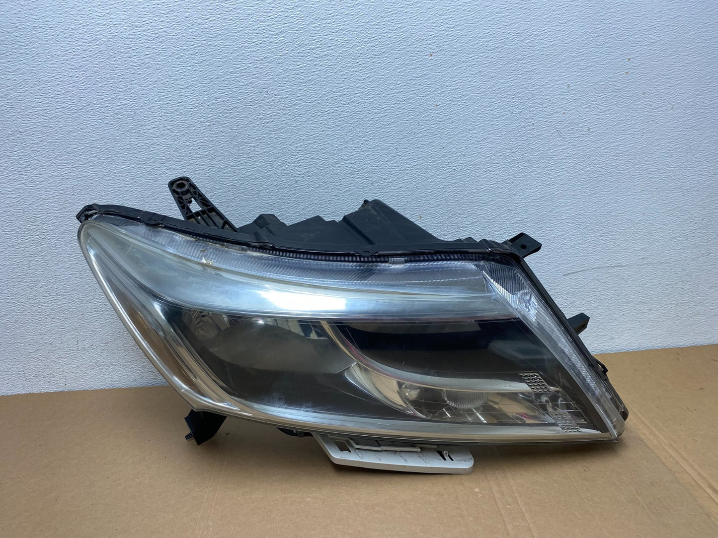 2013 to 2016 Nissan Pathfinder Right Passenger RH Side Headlight AD7840 DW0