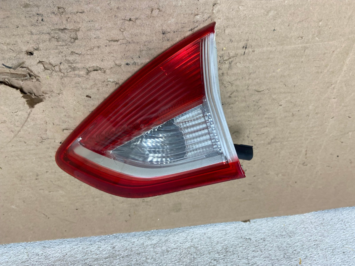 2013 to 2016 Ford Escape Right Passenger RH Side Inner Tail Light AI1094 LK2