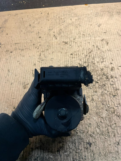 2004 2007 Ford E250 E350 Econoline Anti-Lock ABS Antilock Brake Pump V6438 DG5
