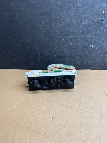 2001-2004 Nissan Xterra Heater A/C Climate Temperature Control AE4422 DG0