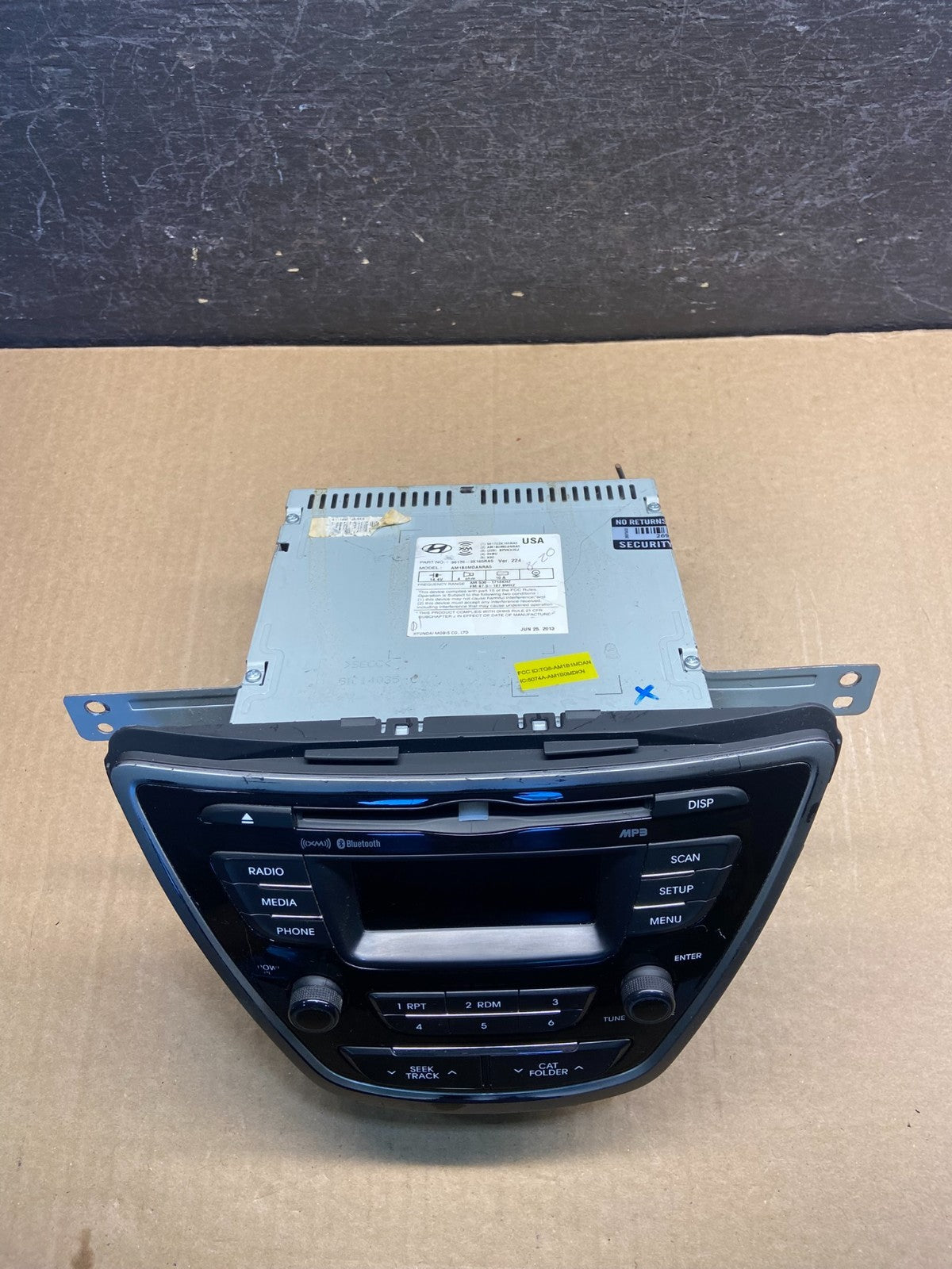 2011-2013 Hyundai Elantra Center Radio Climate Control Air Vent Bezel AF9383 DG3
