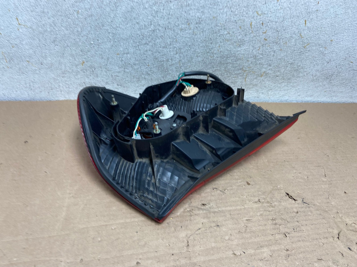 2002 2003 2004 Toyota Camry Left Driver LH Side Tail Light AI0947 LK4