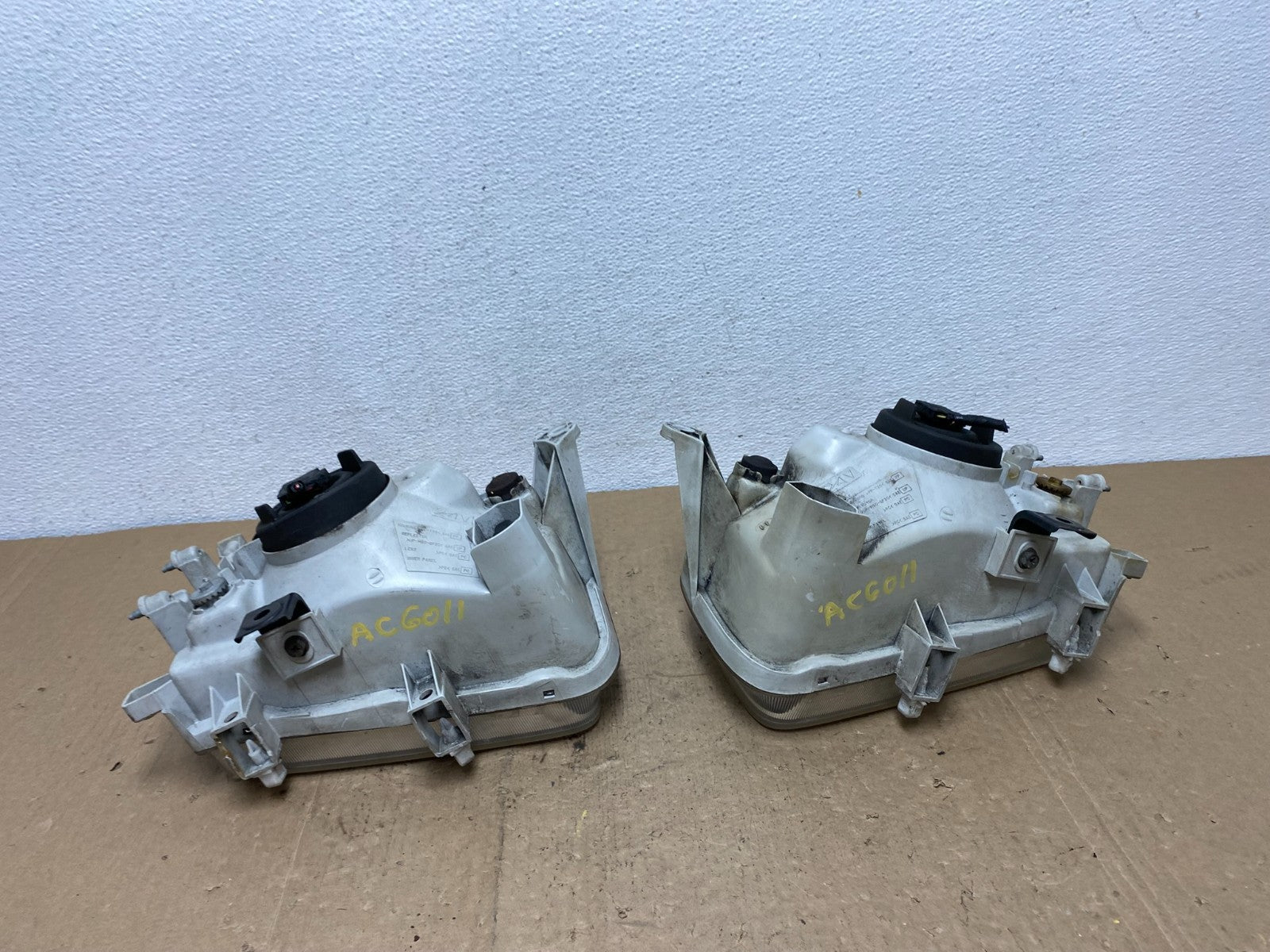 1999-2004 Nissan Pathfinder Left+Right Side Set Halogen Headlights AC6011 DW8