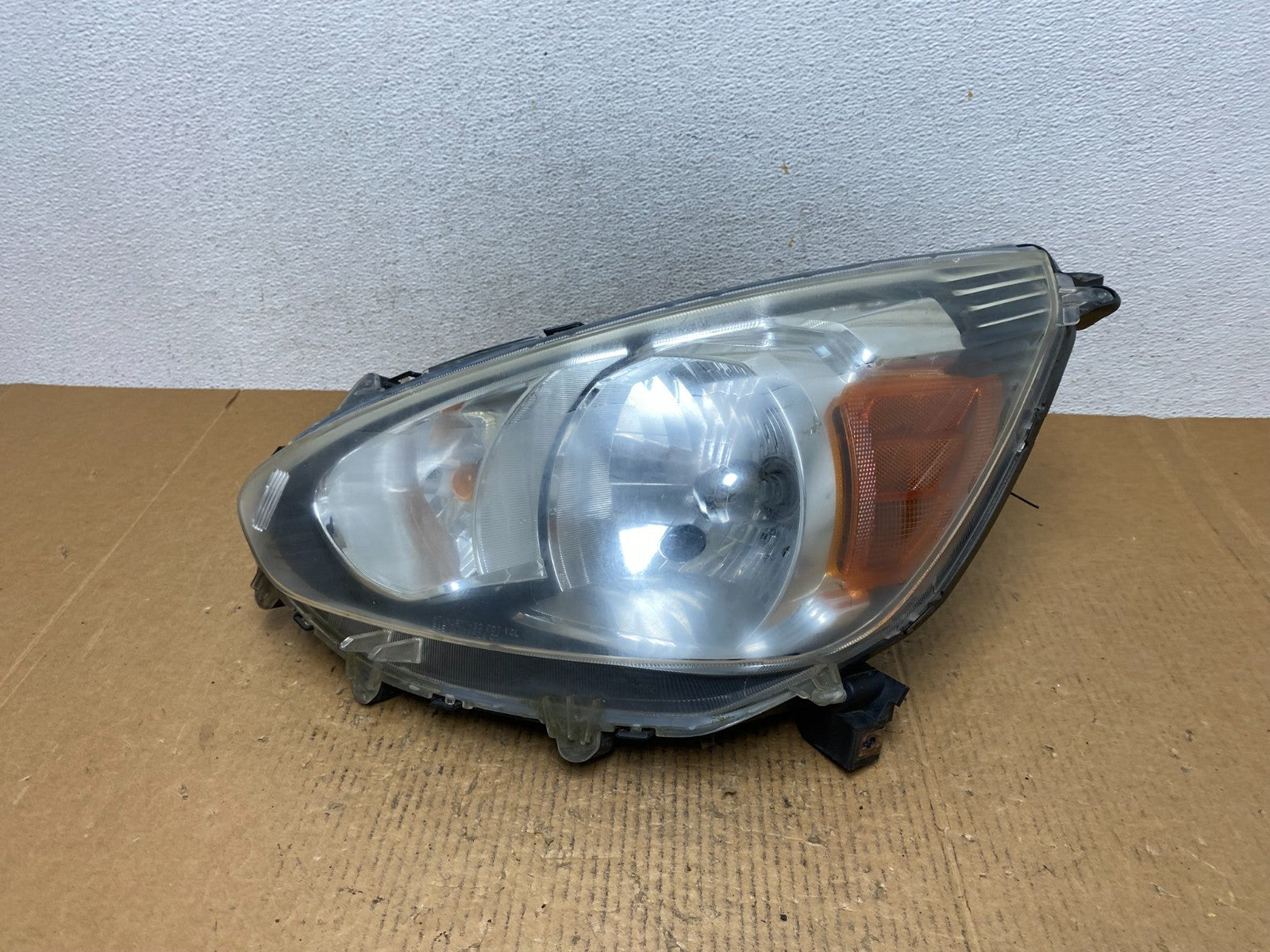 2014 - 2020 Mitsubishi Mirage Left Driver LH Halogen Headlight AE1407 DW0