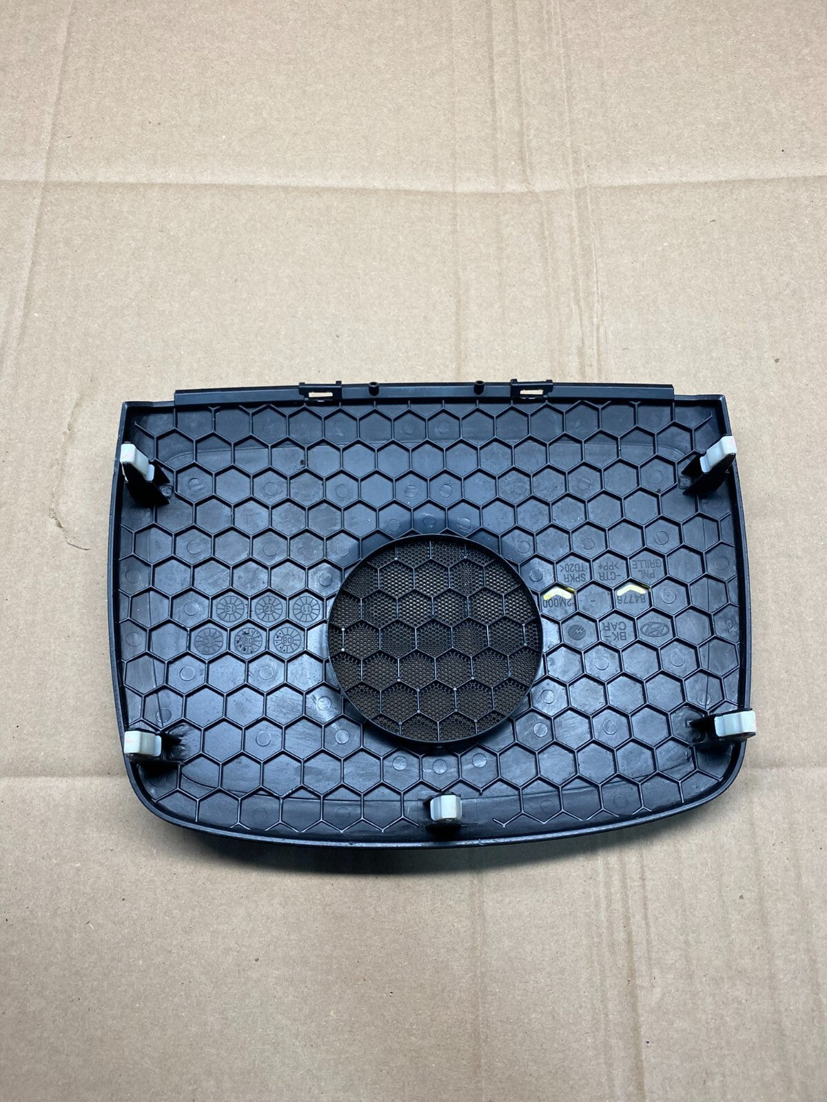 2010-2012 Hyundai Genesis Coupe Dash Center Upper Speaker Cover o7241 DG5