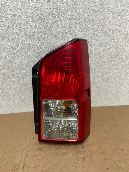 2005 to 2012 Nissan Pathfinder Right Passenger RH Side Tail Light Oem AB6931 LK0