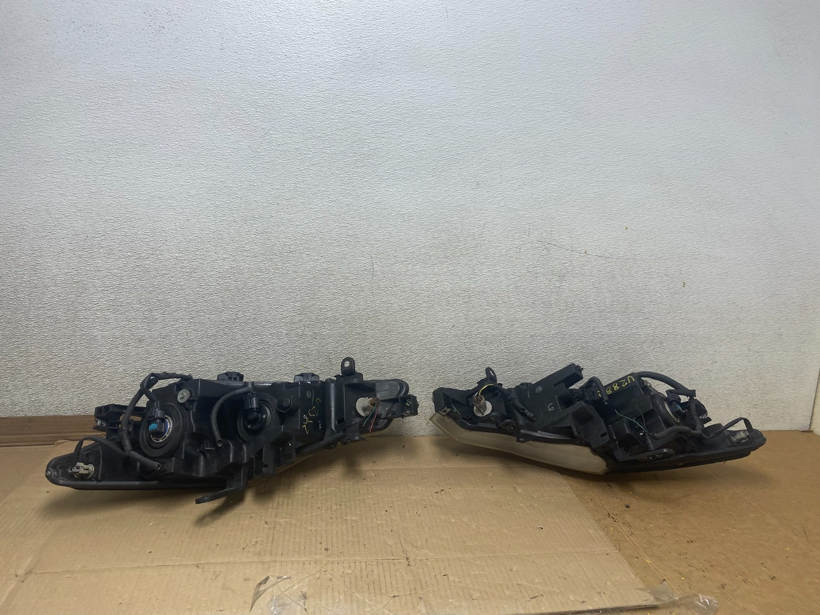 Halogen 2011 2012 2013 2014 Nissan Murano Headlights Left+Right U2882 DW8