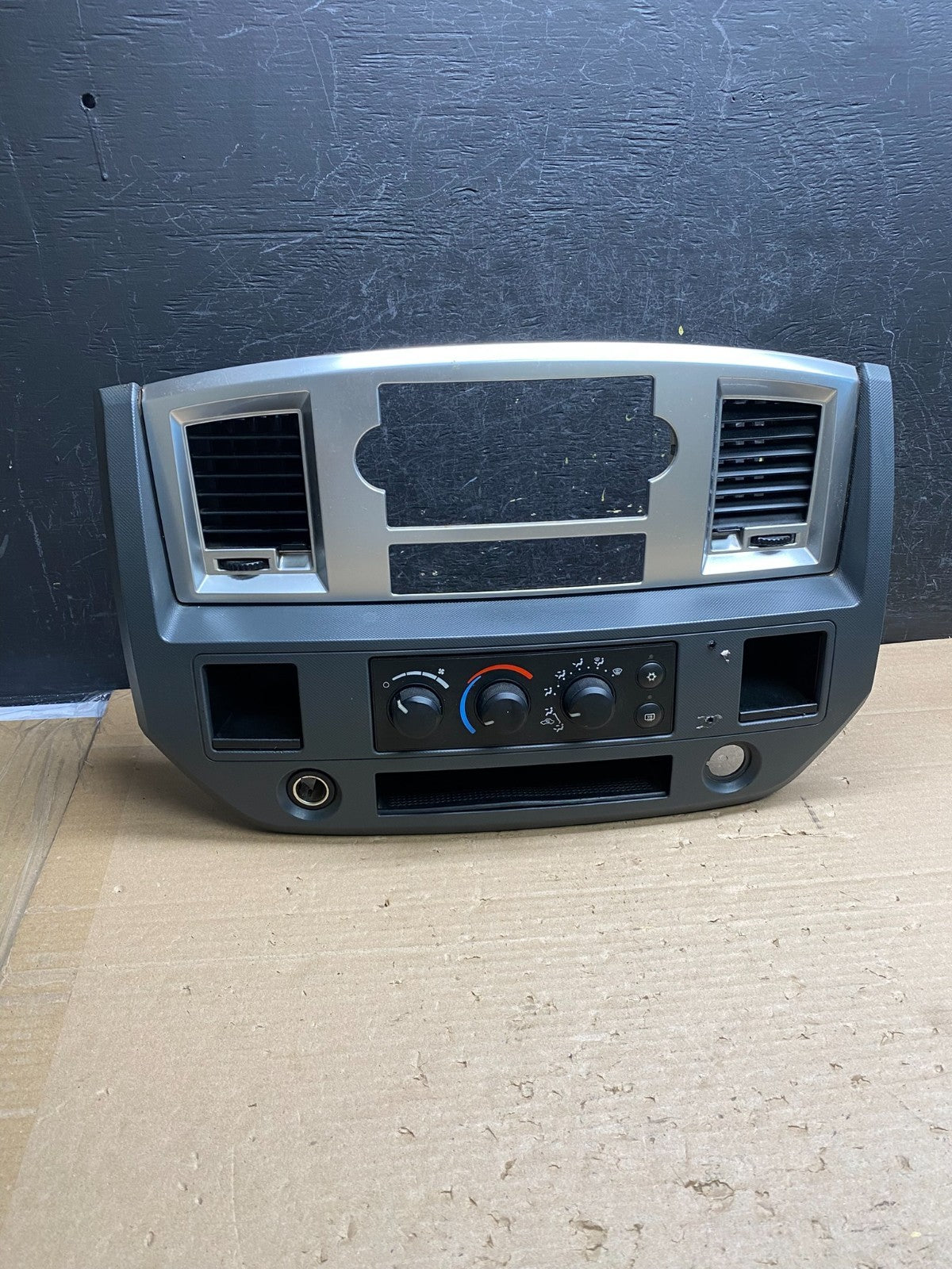 2006 to 2008 Dodge Ram Radio Climate Control A/C Heat Dash Bezel Trim ag6411 DG0