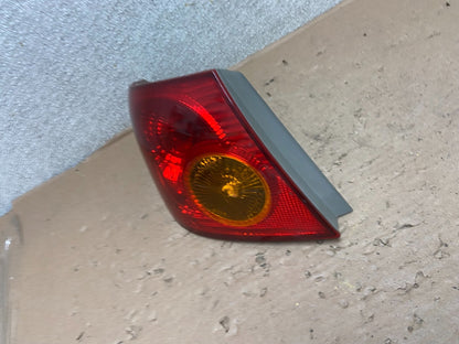 2003 to 2005 Toyota Corolla Left Driver Lh Side Tail Light Oem AB0860 LK1