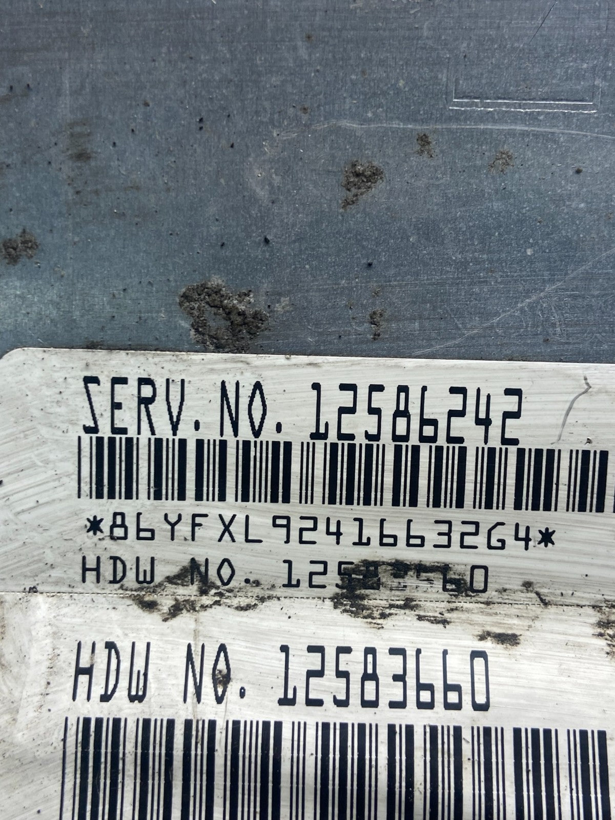 2004 GMC Envoy Silverado Engine Computer ECU ECM Module 12586242 AD1825 DG2