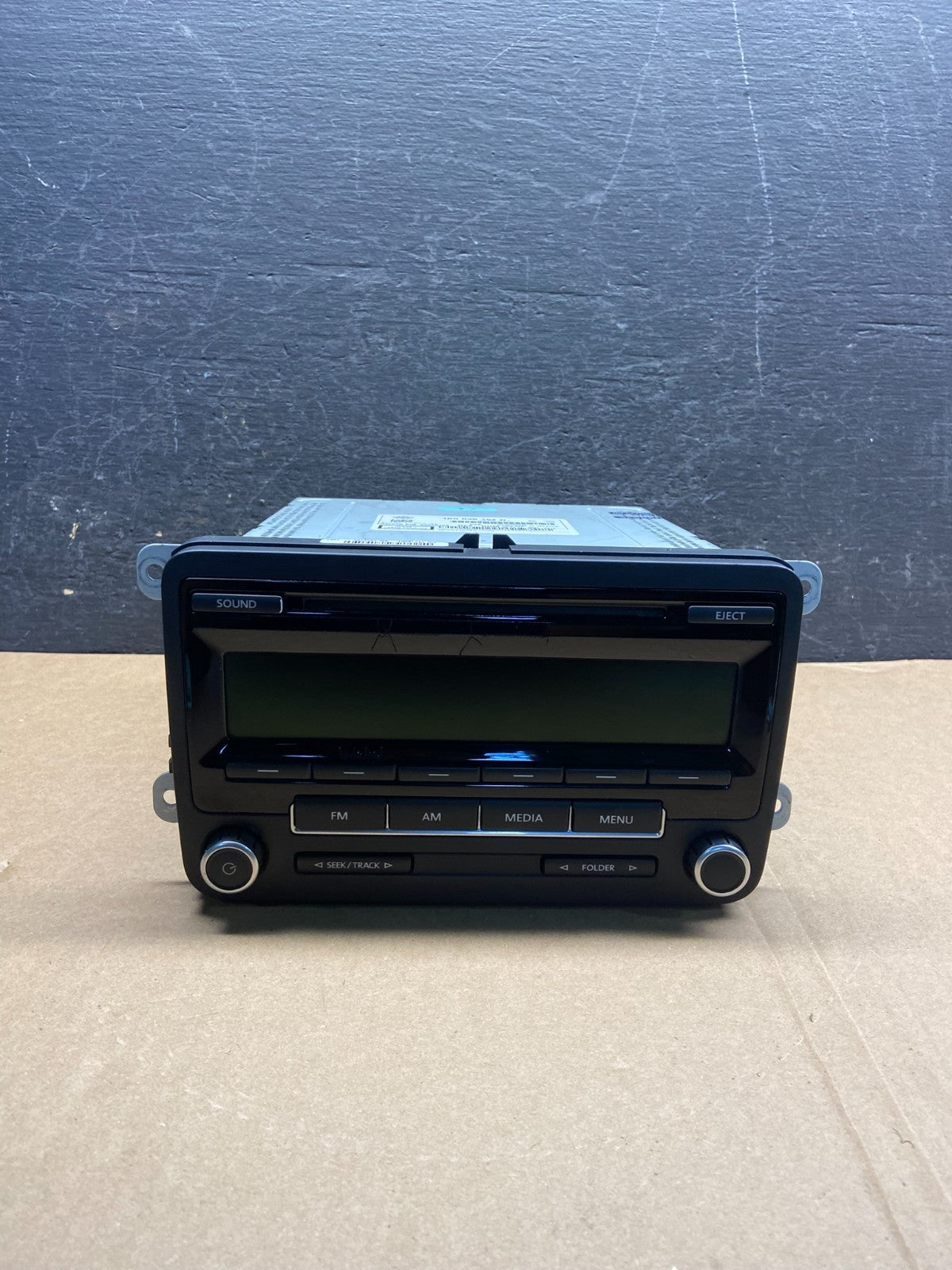 2011 to 2014 Volkswagen Passat Jetta Radio CD Player AM/FM AG1536 DG0