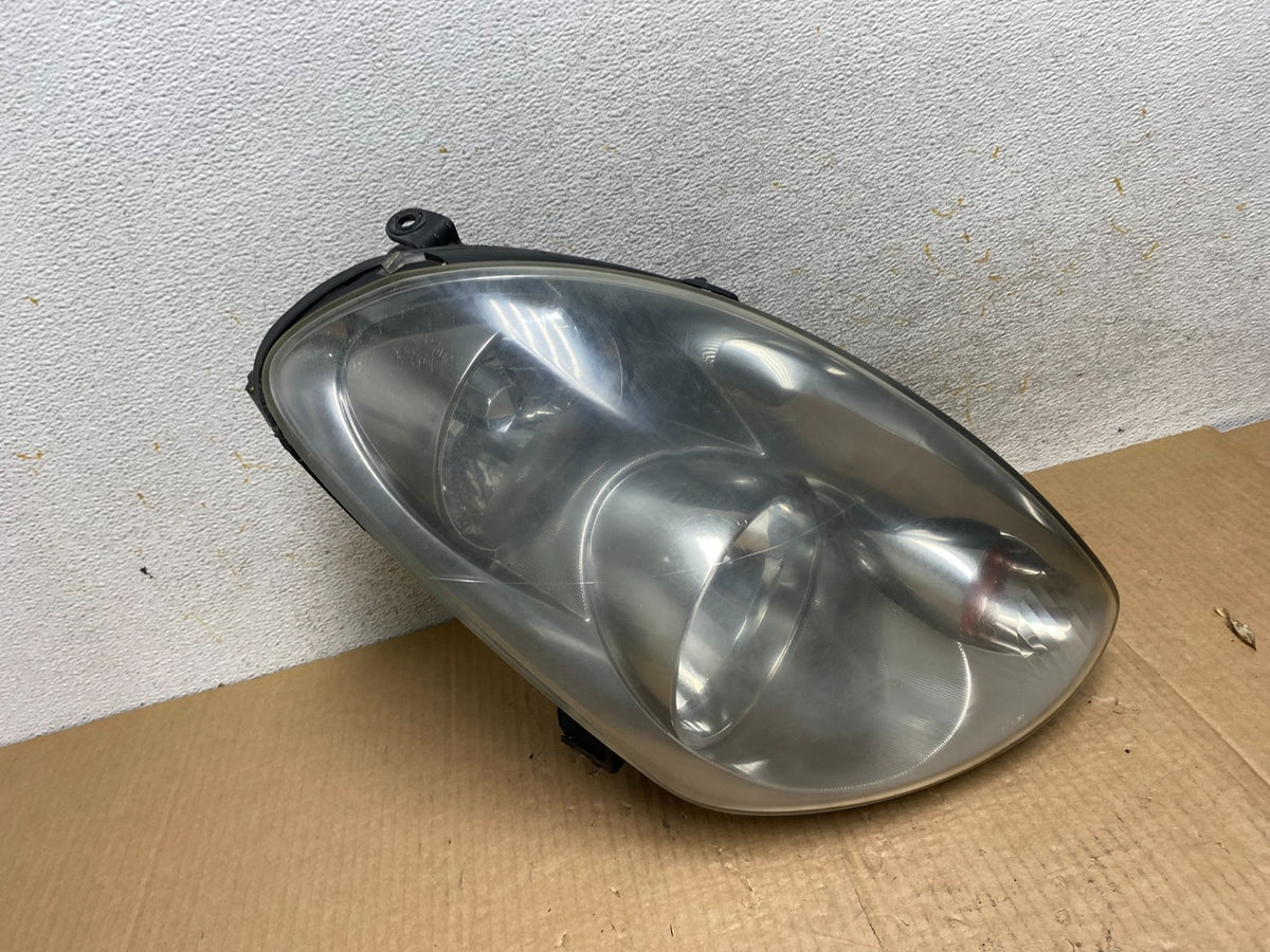 2003 to 2004 Infiniti G35 Right Passenger Side Xenon HID Headlight AI5848 DW0