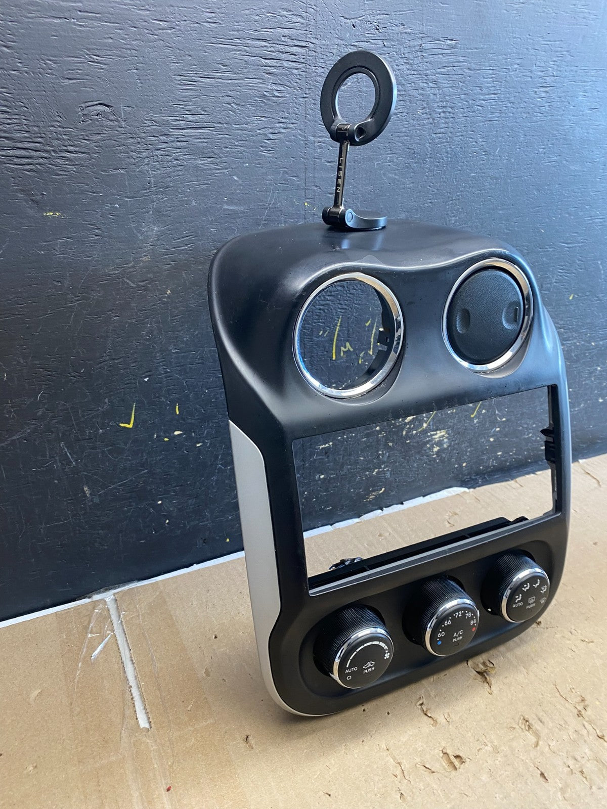 2011 to 2017 Jeep Compass Dash Climate Temperature Control Radio Bezel AB2215 DG2