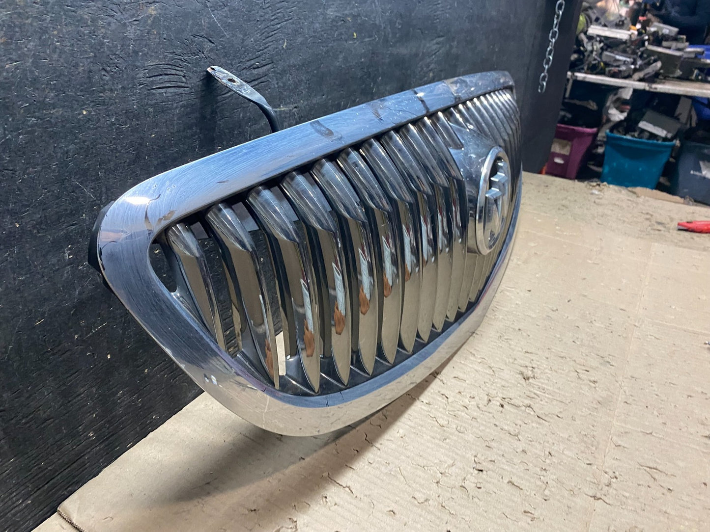 2008 to 2012 Buick Enclave Front Upper Grill Grille Oem X8161 DG2