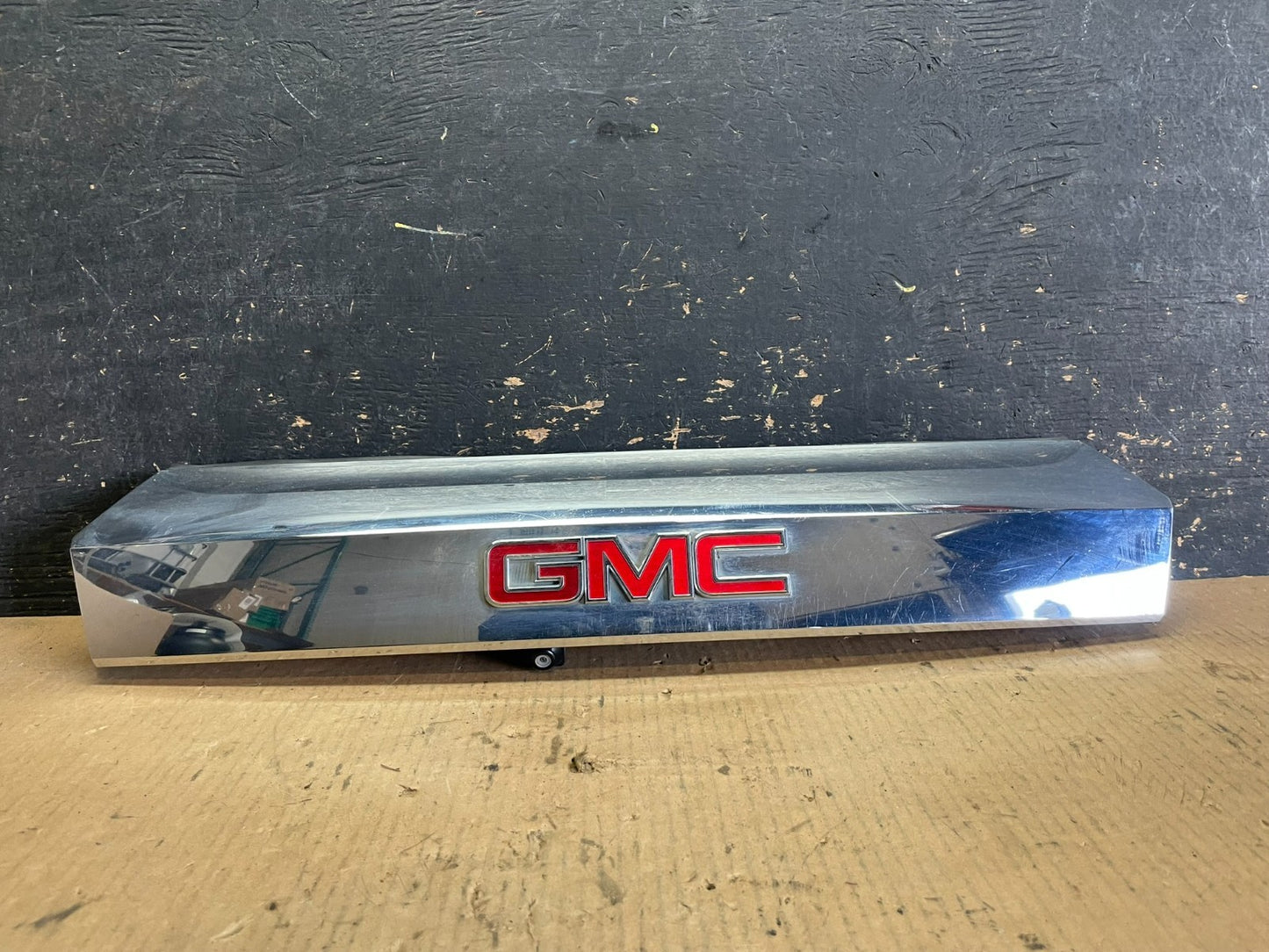 2011 to 2015 GMC Terrain Tailgate Liftgate with Camera Molding OEM AA5955 DG0