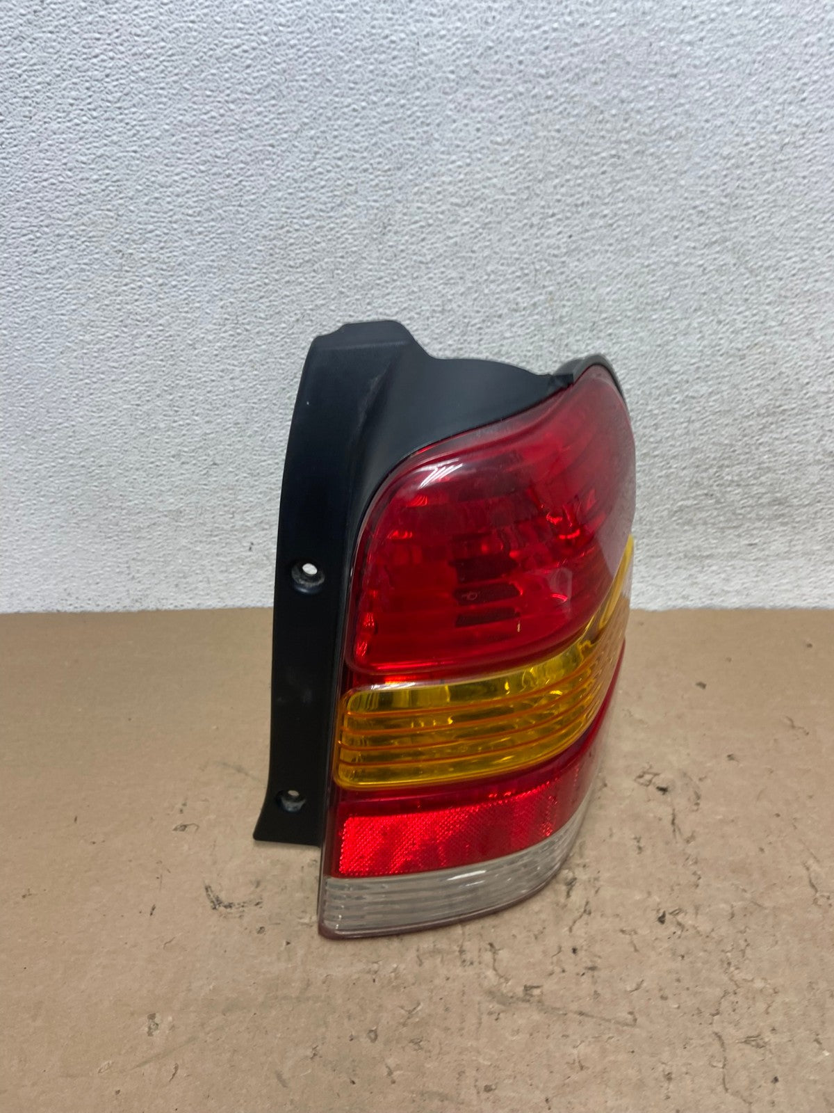 2001 to 2007 Ford Escape Right Passenger RH Side Tail Light AG4424 LK2